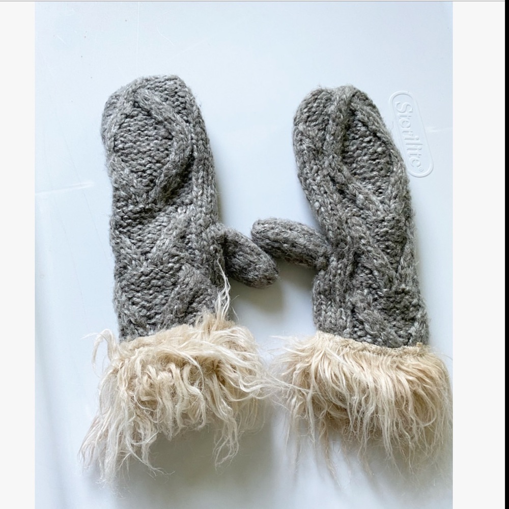 Knit Mittens - Picture 1 of 1
